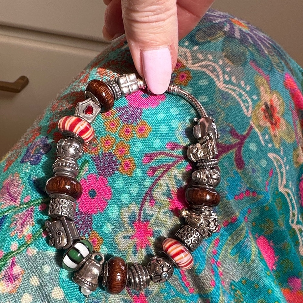 PANDORA authentic Elegant Silver and Brown Beaded Bracelet w Christmas beads